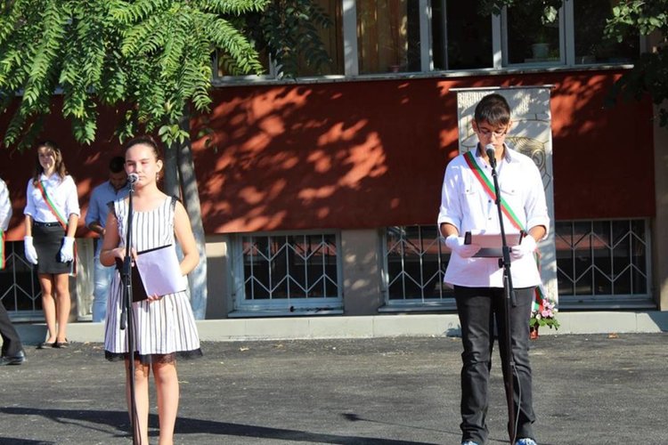 Въведоха иновативно обучение за 1-ви и 5-ти клас в ОУ „П. Славейков“