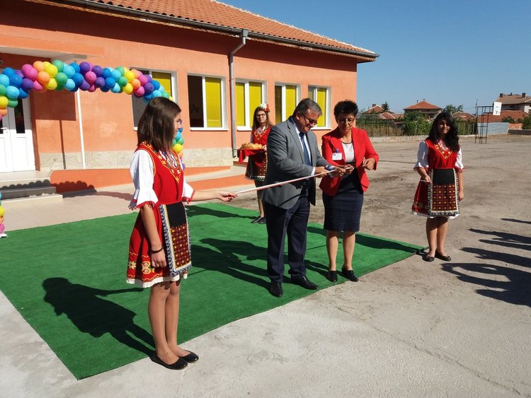 2136 ученици влязоха в общинските училища