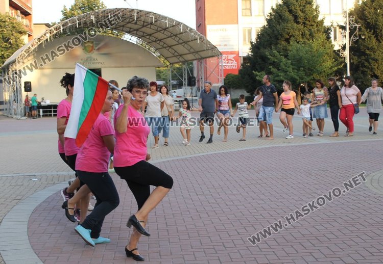 Общоградското хоро в Димитровград подпомогна лечението на болна жена