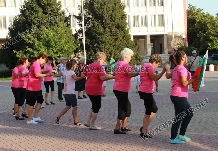 Общоградското хоро в Димитровград подпомогна лечението на болна жена