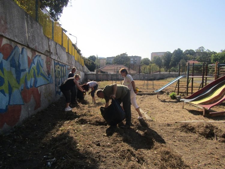 „Моето семейство и моят учител – заедно сме един отбор в почистването на България“