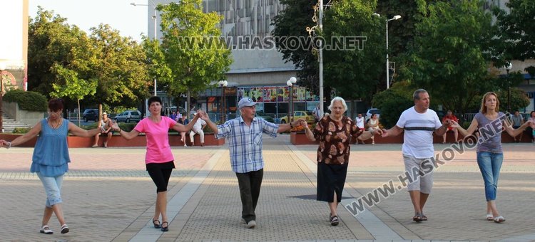 Общоградското хоро в Димитровград подпомогна лечението на болна жена