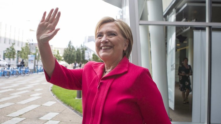 Хилъри Клинтън може да оспори резултата от последните президентски избори.