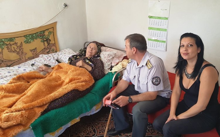 Слагат пожароизвестителен датчик в домовете на самотно живеещи възрастни в Ардино