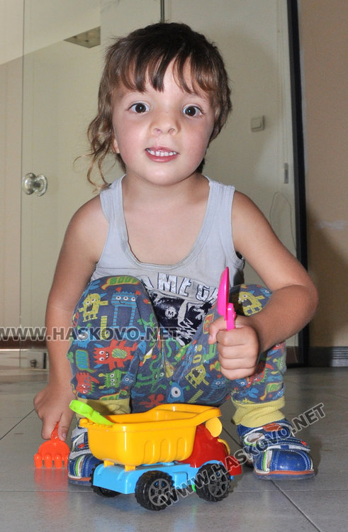 ТЕЛК връща 3-годишно дете с тежки увреждания, иска 3 месеца уседналост