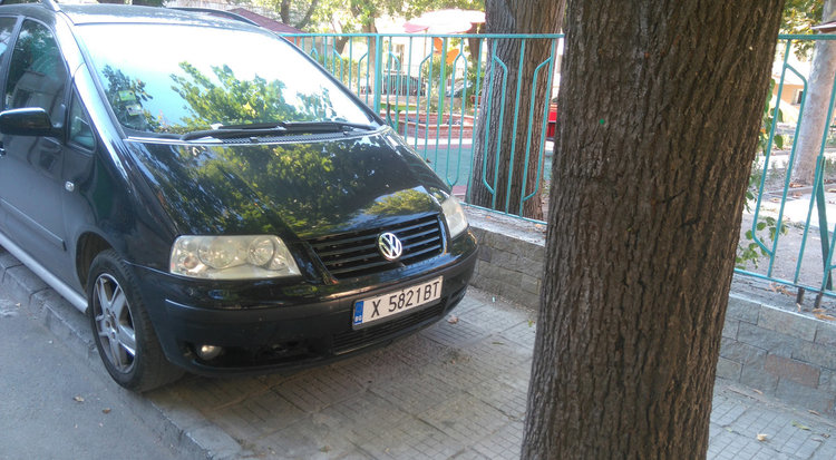 Читатели: Вижте поредните нагли шофьори