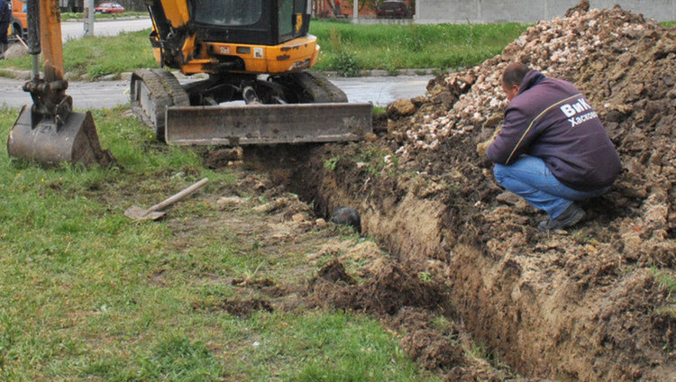 Авария и местене на водопровод оставиха половин Хасково без вода