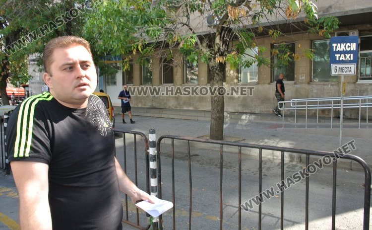 Глобен пред Първа поликлиника: Паркоместата за таксита са 6, за инвалиди само 3 (обновена)