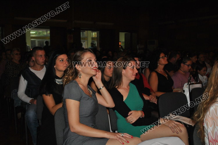 „Златна лира“ и „На многая лета“ за 40-годишнината на хор „Орфей“