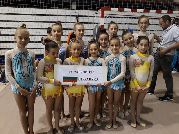 Сребърни и бронзови медали завоюваха гимнастичките на Спортен клуб "Афродита" -Димитровград на проведения в град Сараево турнир
