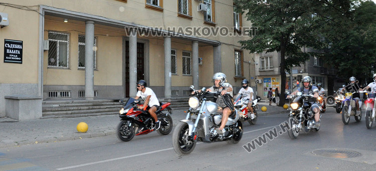 Хасковлии: Мотористите да се пазят сами на пътя 