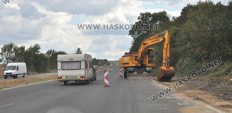 До средата на декември пътят за Димитровград двупосочен заради ремонт