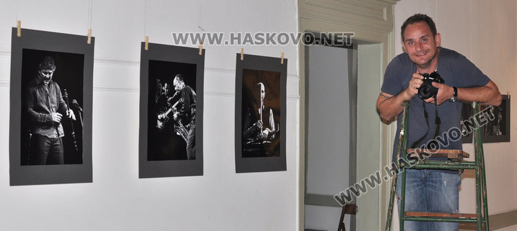 36 черно-бели джазови ноти на фокус пред обектива на Панайот Панайотов