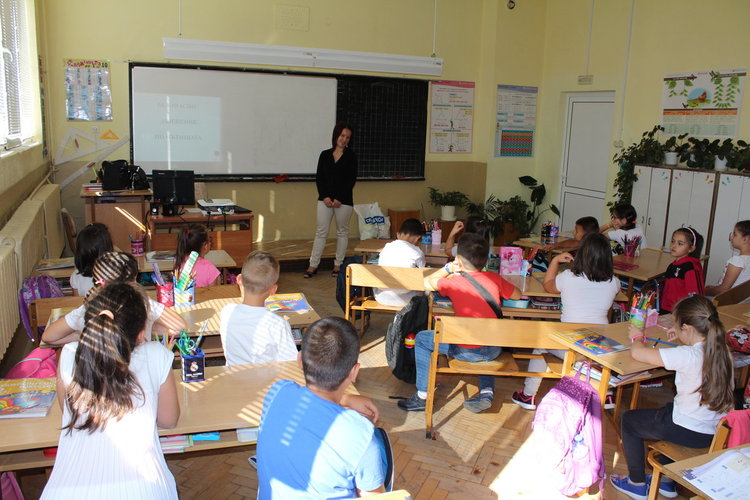 Чиновници пеш на работа за седмицата на европейската мобилност