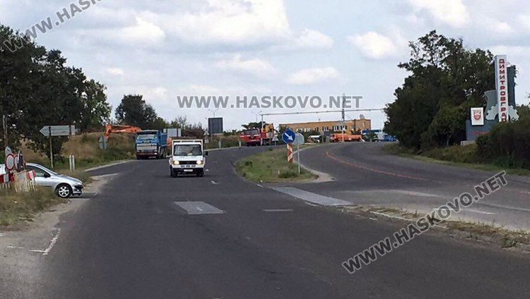 До средата на декември пътят за Димитровград двупосочен заради ремонт