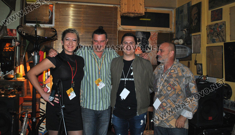 Унгарският президент удостои Митко Русев с бронзов кръст за заслуги в културата