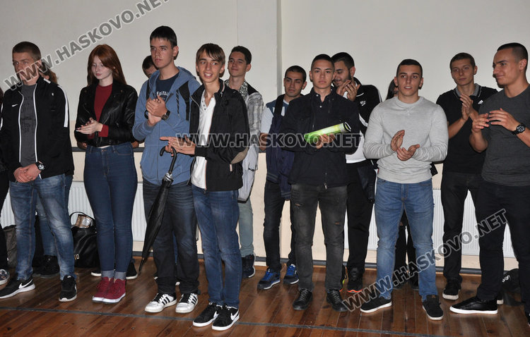 43 гимназисти със сертификати от Кеймбридж