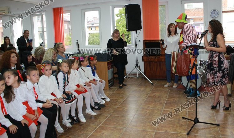 С концерт в читалнята на Градска библиотека „П. Пенев“ днес бе даден старт на дните на социалните услуги в Димитровград