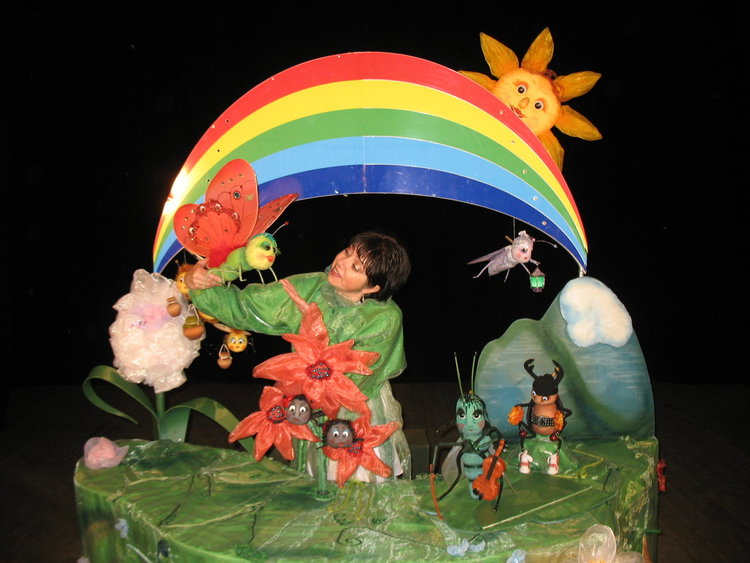 „Дани и Деси“ с награда от Китай, от днес с безплатни представления по селата