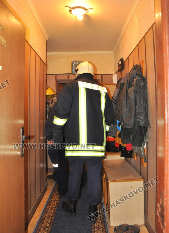 Загоряла фурна вдигна пожарната на крак