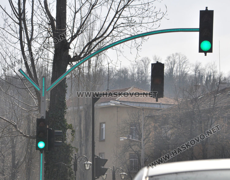 Светофарът до театъра