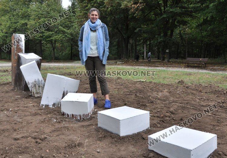 Творбата "Пътека" на Николета Иванова