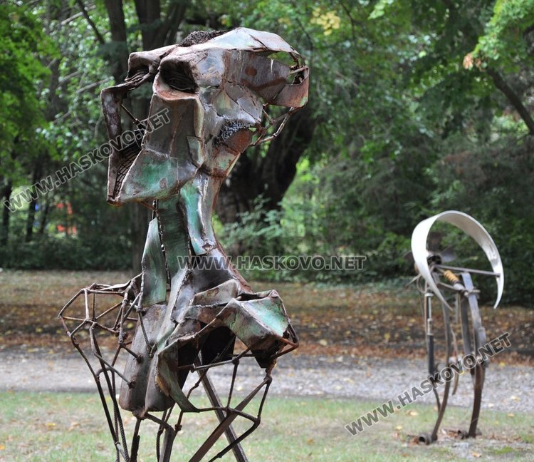 Металните творби от предишните издания на симпозиума