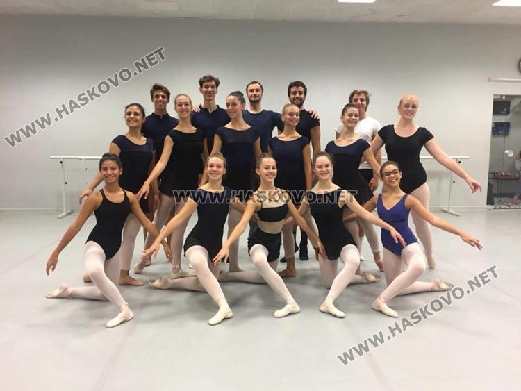 Италия обгрижва две от най-добрите хасковски балерини