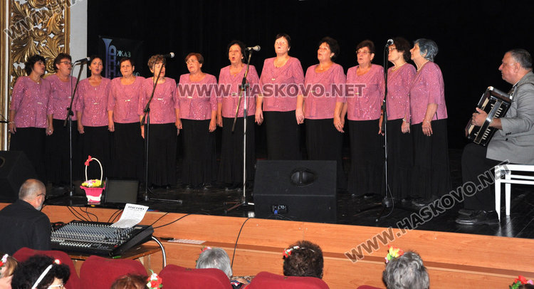 Пъстър концерт в Хасково за Международния ден на възрастните