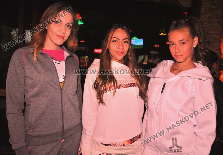 Носители на корони „Мис“ и „Мистър“ посрещнаха есента с модна фиеста под звездите 