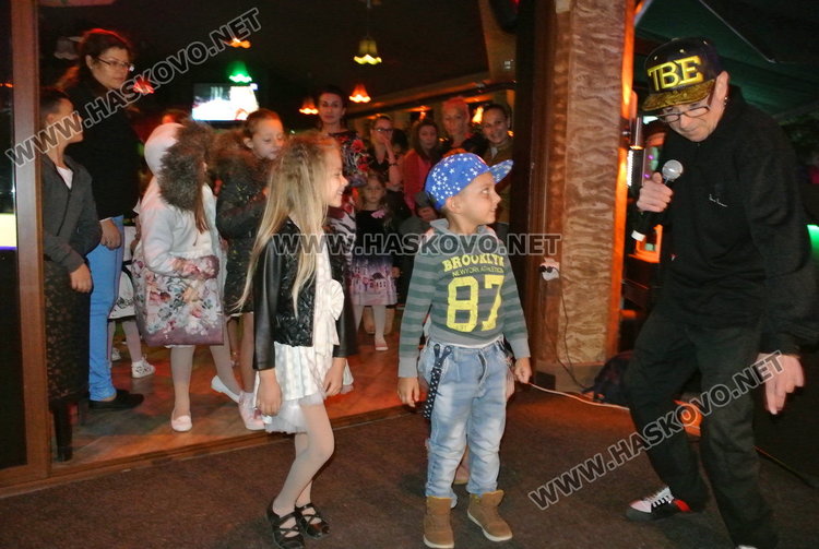 Носители на корони „Мис“ и „Мистър“ посрещнаха есента с модна фиеста под звездите 