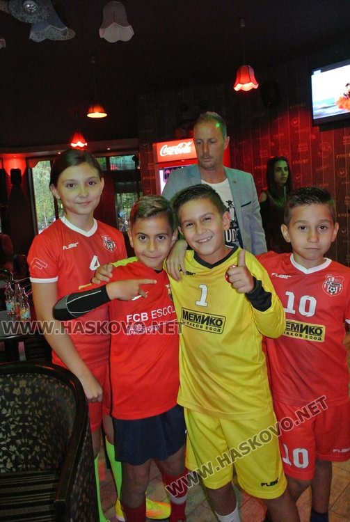 Носители на корони „Мис“ и „Мистър“ посрещнаха есента с модна фиеста под звездите 