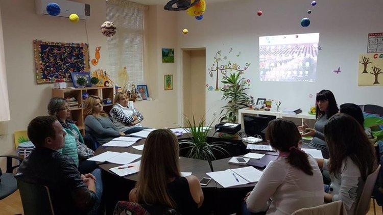 Кръгла маса събра психолози и арт терапевти