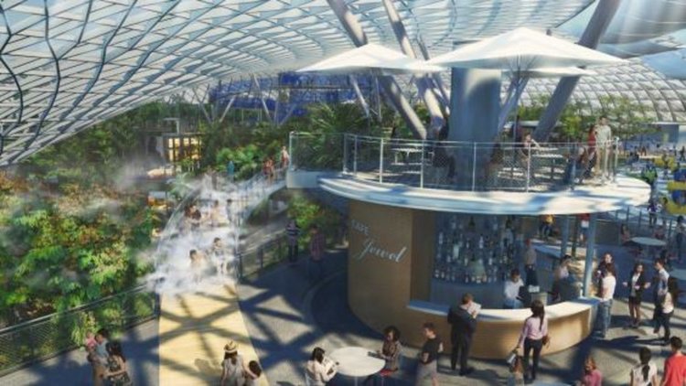 Най-доброто летище в света пленява с гора и водопад на закрито