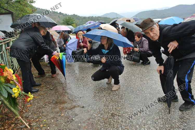 Десетки потомци коленичиха пред Пантеона в Маджарово в Деня на тракийската памет 