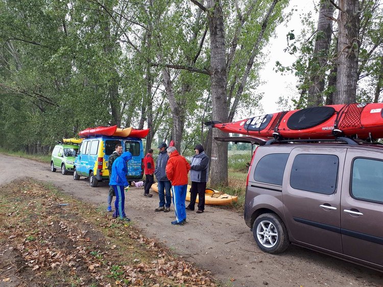 В защитената местност "Злато поле" днес бяха само представители на клуба по воден туризъм в Хасково
