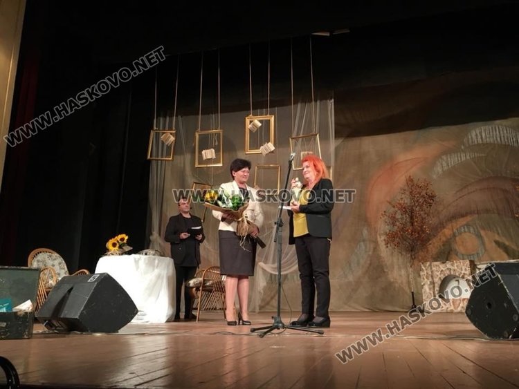 Валентина Радинска с награда за цялостен принос в литературата от 20-то издание „Изворът на Белоногата“