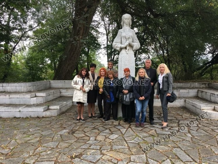 Валентина Радинска с награда за цялостен принос в литературата от 20-то издание „Изворът на Белоногата“