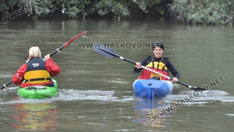 Съветник от Димитровград сред смелчаците, спуснали се с лодка по река Марица