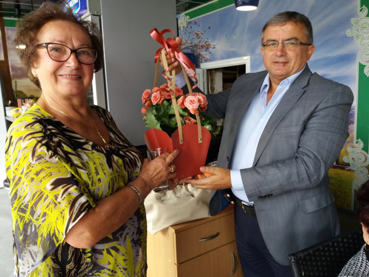 400 човека от трета възраст отбелязаха 1 октомври