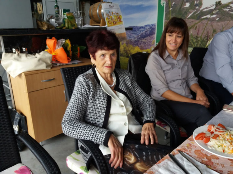 400 човека от трета възраст отбелязаха 1 октомври