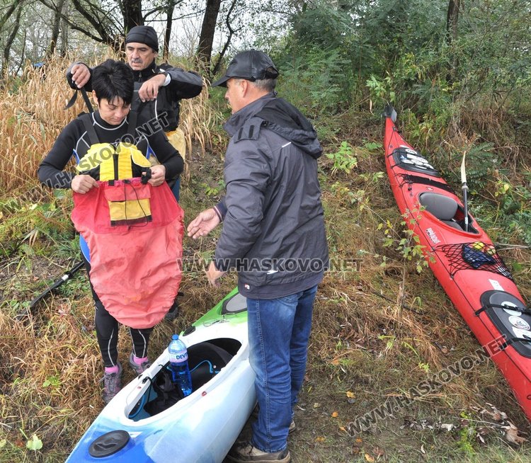 Съветник от Димитровград сред смелчаците, спуснали се с лодка по река Марица