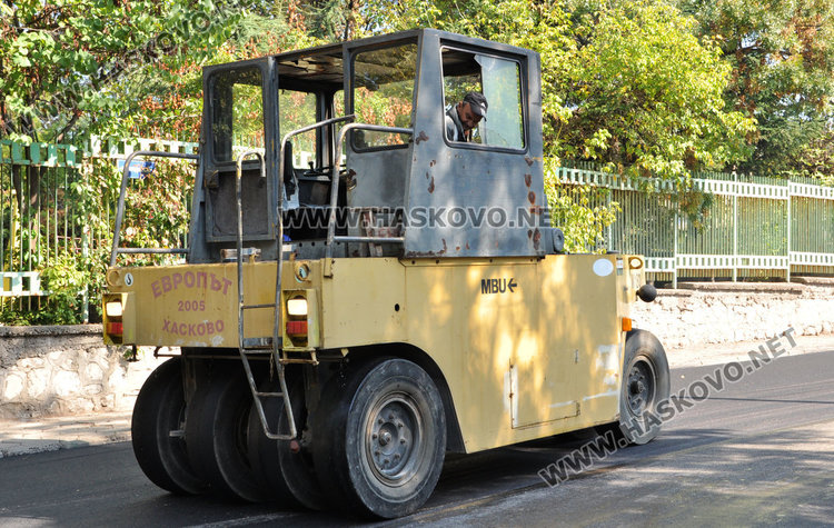 Заради асфалтиране затвориха улицата между „Юнак“ и „Спартак“