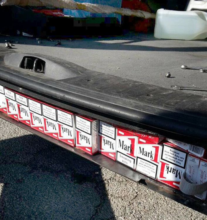 Молдовец крие 55 000 цигари в тайници в кола