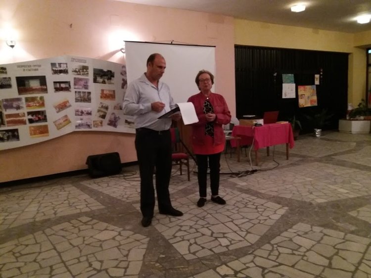 Поздрав от Радка Попова - един от създателите на формацията