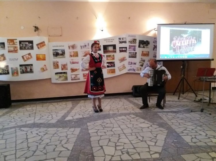 Таня Азлалиева продължава да пее