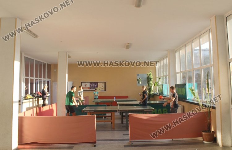 Клубът по тенис на маса губи място в зала "Младост", родители – против