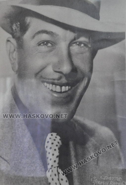 Читалище „Аспарух Лешников“ откри новия си дом с рецитал и песни