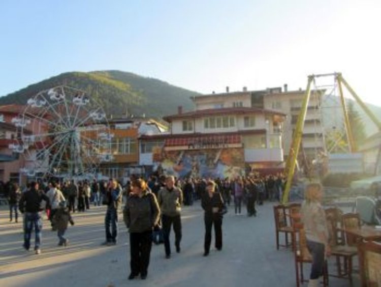 Временно за три дни затварят няколко улици за Устовския панаир