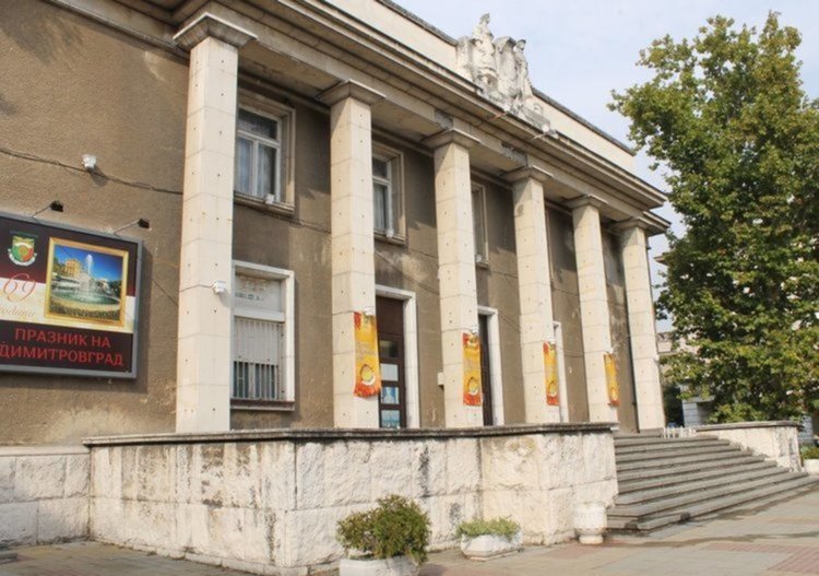 Награди за театрална школа "Апропо" от поетичен конкурс в Свиленград